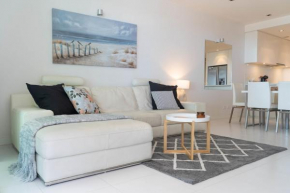 Luxury beachfront apartment at The Breeze - Free Wifi